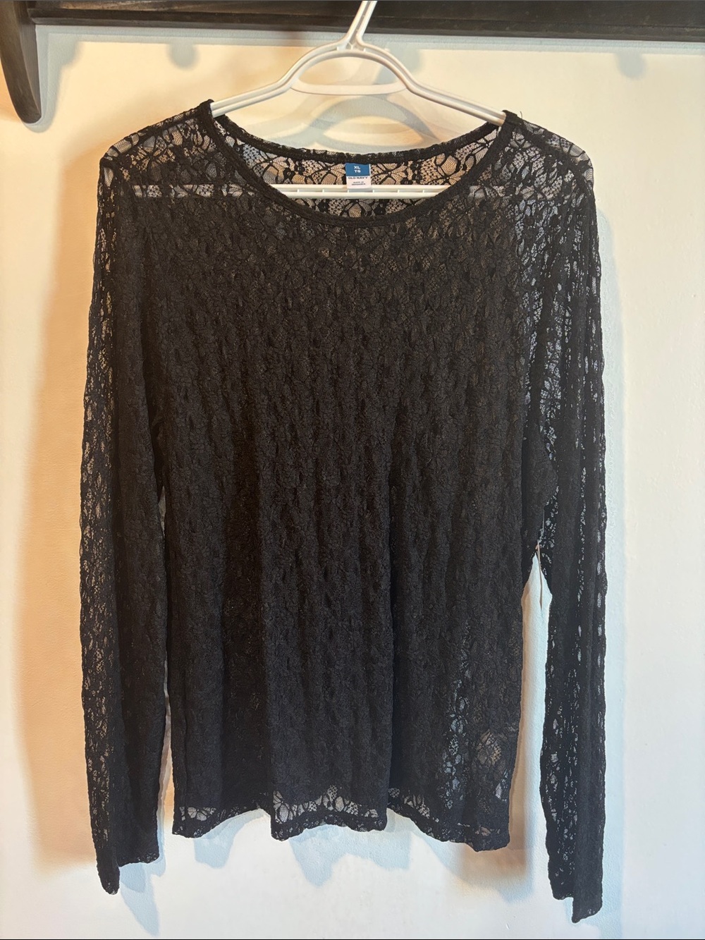 Old Navy Black Lace Long-Sleeve Tee